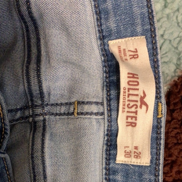 Hollister Skinny Jeans - Picture 2 of 5